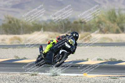 media/Oct-30-2025-Racers Edge (Thu) [[dabbdaf680]]/3-B Group/Session 5 (Turn 6)/